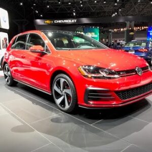 2018 Volkswagen GTI & Golf R – Redline: First Look – 2017 NYIAS